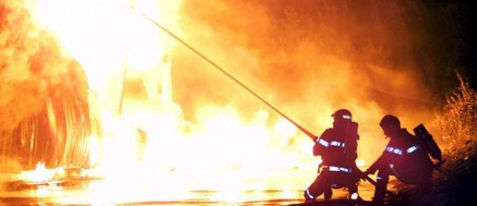 incendie d_usine.jpg incendie d_usine.jpg